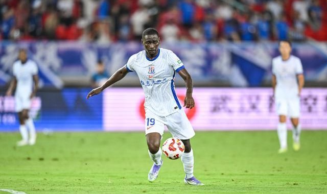 【中超】阿苏埃2球均无效图多列绝杀 三镇1比0申花